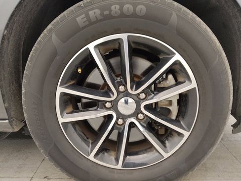 Used 2017 Dodge Grand Caravan GT image 31