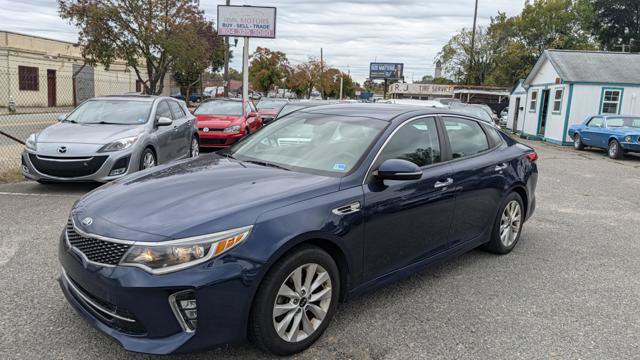 Used 2018 Kia Optima S FWD image 1