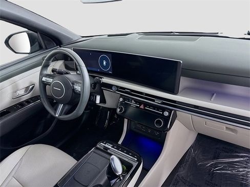 Used 2025 Hyundai Tucson Limited image 30