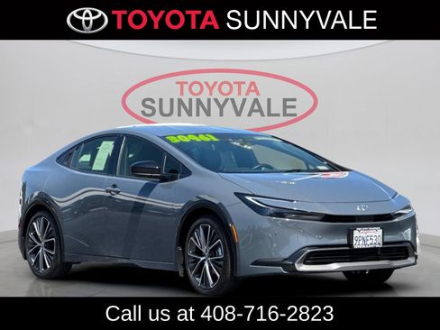 Used 2024 Toyota Prius XLE FWD image 10