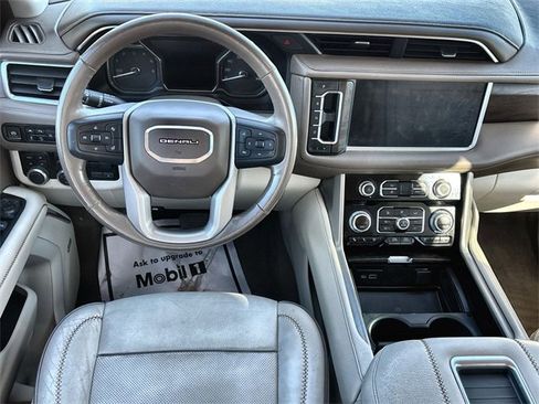 Used 2021 GMC Yukon Denali w/ Denali Premium Package image 16