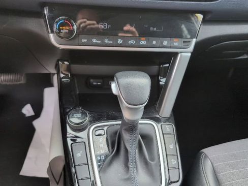 Used 2023 Kia Seltos S w/ Navigation Package AWD/4WD image 21
