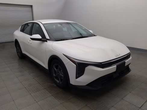 Used 2025 Kia K4 FWD image 13