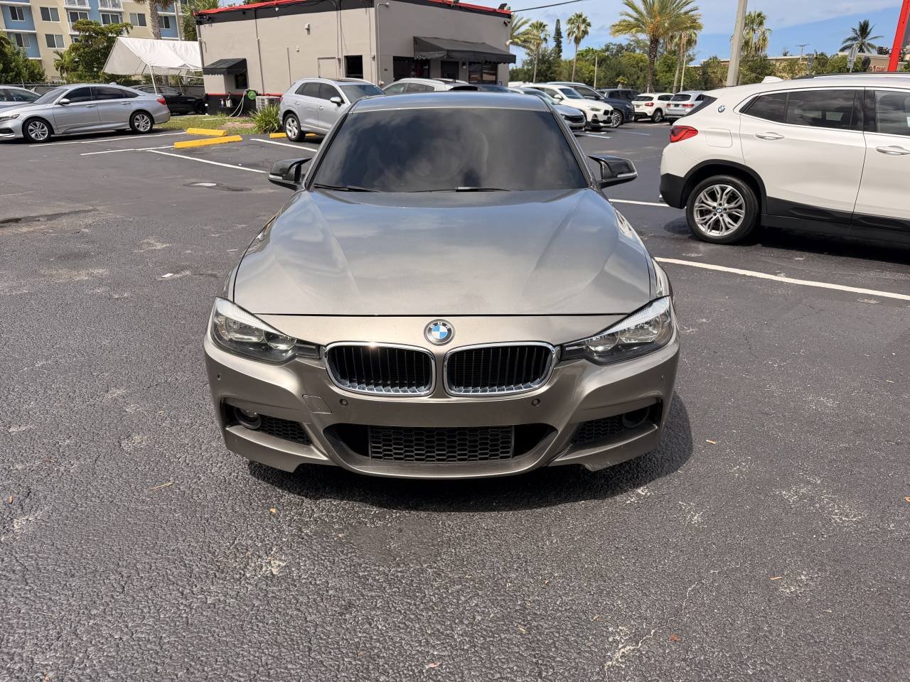 Used 2017 BMW 320i Sedan RWD image 2