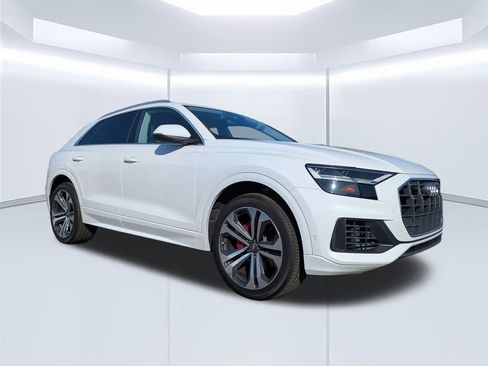 Used 2019 Audi Q8 Premium Plus w/ Premium Plus image 2