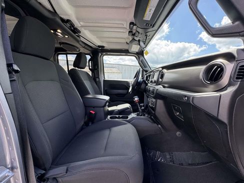 Used 2020 Jeep Gladiator Sport w/ Quick Order Package 23S AWD/4WD image 16