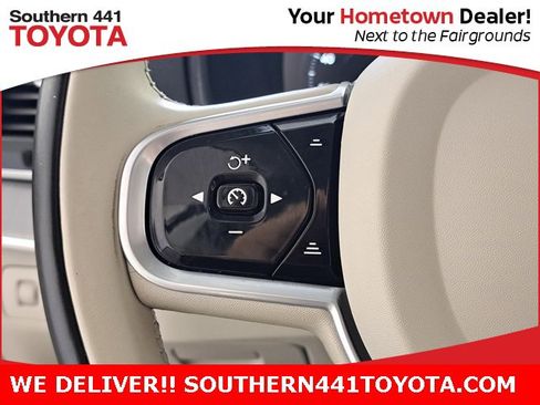 Used 2022 Volvo XC90 T5 Momentum w/ Protection Package Premier image 26