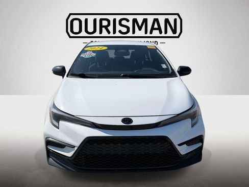 Certified 2024 Toyota Corolla SE w/ Convenience Package image 3