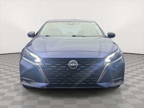 Used 2024 Nissan Altima 2.5 SR FWD image 2