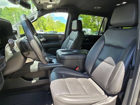 Used 2024 Chevrolet Suburban LT AWD/4WD image 15