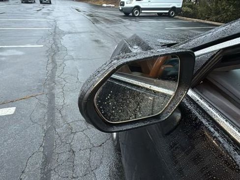 Used 2020 Toyota Avalon Limited image 38