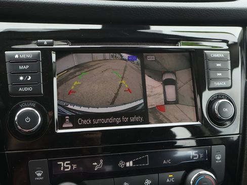 Used 2022 Nissan Rogue Sport SL image 32