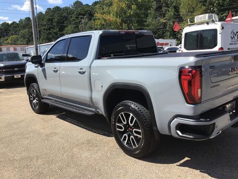 Used 2024 GMC Sierra 1500 AT4 w/ Technology Package AWD/4WD image 13