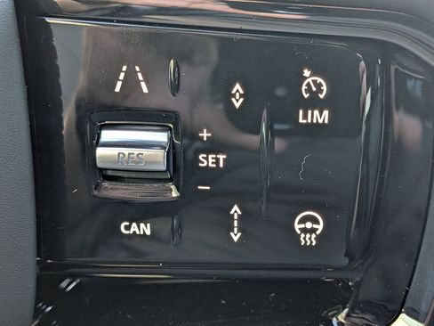 New 2025 Land Rover Range Rover Sport Dynamic SE image 20