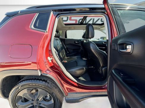 Used 2021 Jeep Compass Latitude w/ Sun and Sound Group FWD image 28