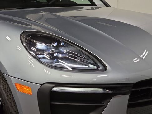 New 2026 Porsche Macan image 12