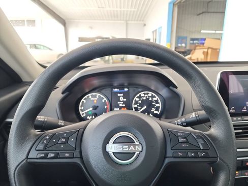 Used 2025 Nissan Altima 2.5 S FWD image 19