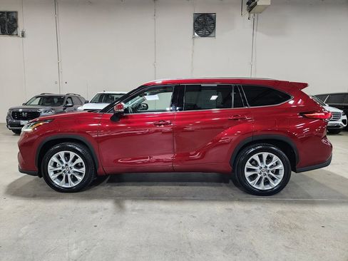Used 2021 Toyota Highlander Limited image 7
