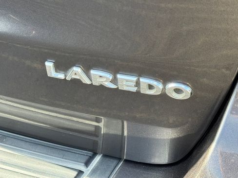 Used 2016 Jeep Grand Cherokee Laredo w/ Quick Order Package 23E RWD image 6