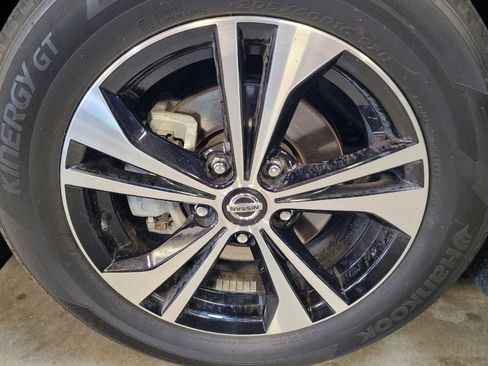 Used 2023 Nissan Sentra SV w/ All-Weather Package image 31