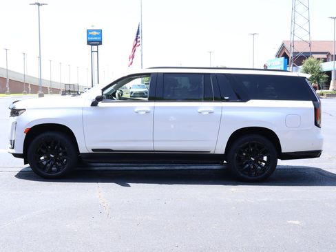 Used 2024 Cadillac Escalade ESV Sport Platinum w/ LPO, ONYX Package AWD/4WD image 41