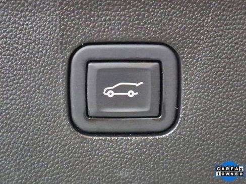 Used 2021 Buick Enclave Avenir w/ Avenir Technology Package image 27