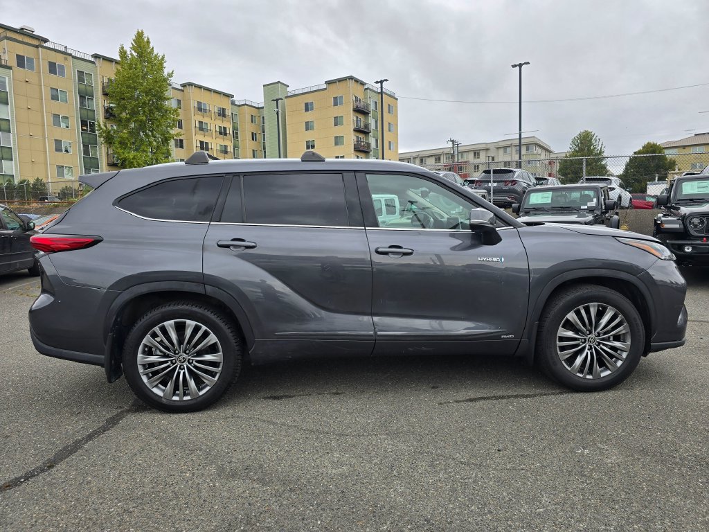 Used 2021 Toyota Highlander Platinum AWD/4WD image 9