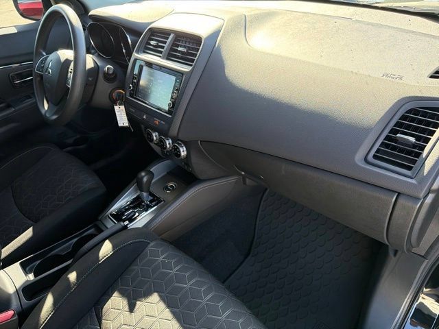 Used 2025 Mitsubishi Outlander Sport ES AWD/4WD image 11