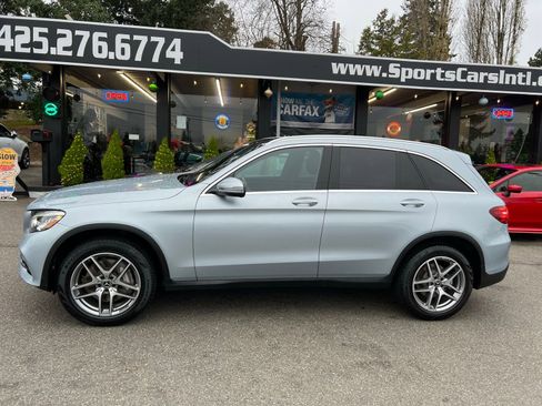 Used 2018 Mercedes-Benz GLC 300 4MATIC image 2
