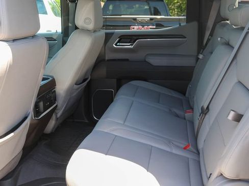 Used 2025 GMC Sierra 1500 SLT w/ SLT Premium Plus Package AWD/4WD image 19