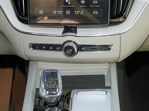 New 2026 Volvo XC60 B5 Ultra w/ Protection Package Premier image 25