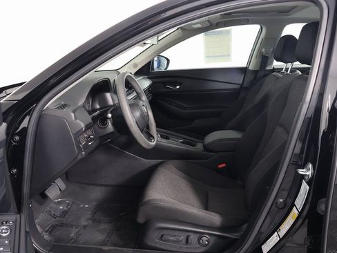 Used 2023 Honda Accord EX image 10