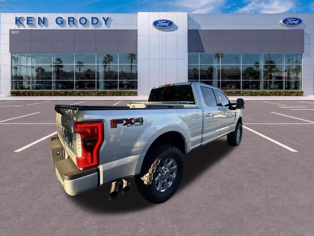 Used 2017 Ford F250 Platinum w/ Platinum Ultimate Package AWD/4WD image 3
