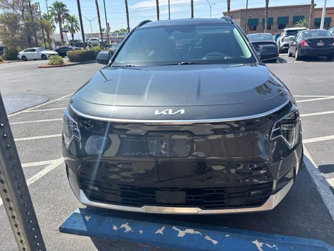 Used 2024 Kia Niro Wave FWD image 2