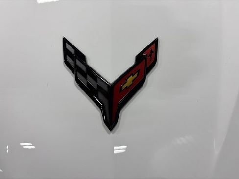 Used 2024 Chevrolet Corvette Stingray Premium Conv w/ Z51 Performance Package RWD image 3