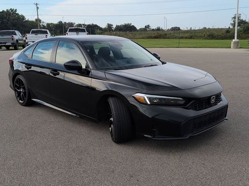 Used 2025 Honda Civic Sport image 11