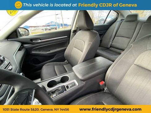 Used 2022 Nissan Altima 2.5 SV AWD/4WD image 10