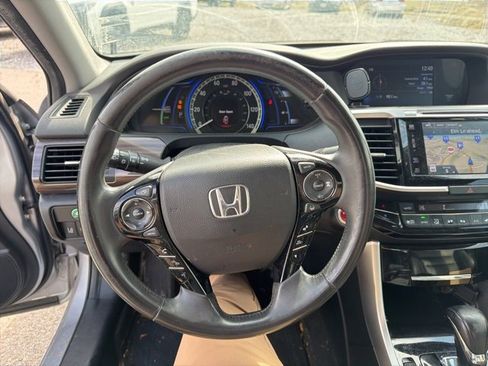 Used 2017 Honda Accord Touring image 19