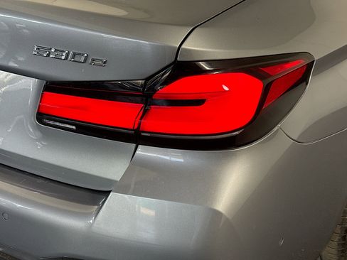 Used 2023 BMW 530e w/ M Sport Package image 34