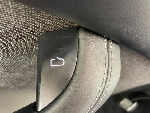 Used 2022 Tesla Model X AWD/4WD image 18