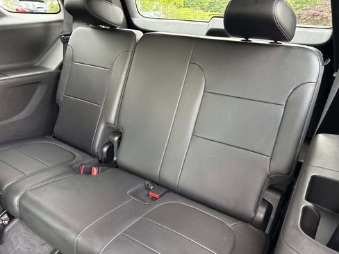 Used 2019 Chevrolet Traverse LT w/ LPO, Blackout Package AWD/4WD image 30