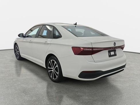 Certified 2025 Volkswagen Jetta Sport image 5