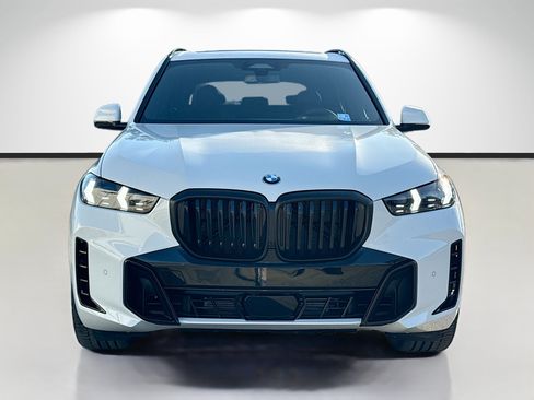 New 2026 BMW X5 xDrive40i w/ M Sport Package AWD/4WD image 8