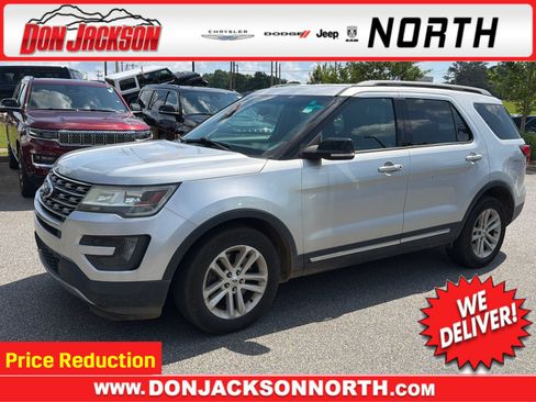 Used 2016 Ford Explorer XLT FWD image 1