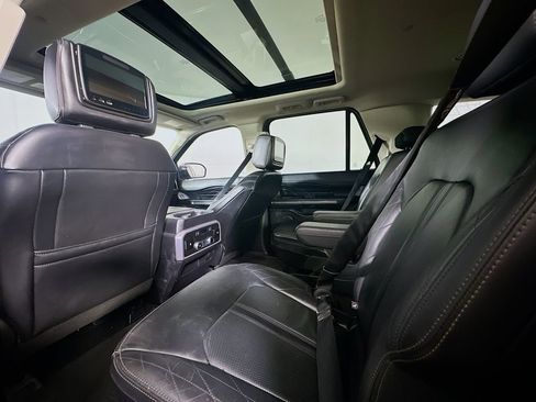 Used 2019 Ford Expedition Platinum RWD image 12