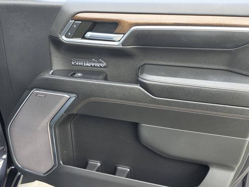 Used 2023 Chevrolet Silverado 1500 High Country w/ High Country Premium Package AWD/4WD image 19