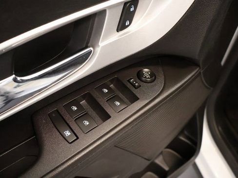 Used 2016 Chevrolet Equinox LT w/ Convenience Package FWD image 9