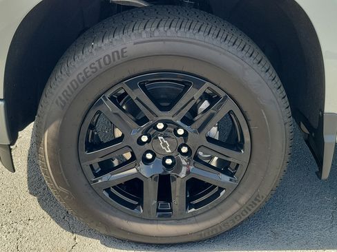 Used 2025 Chevrolet Silverado 1500 RST w/ Convenience Package II AWD/4WD image 7