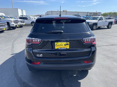 Used 2021 Jeep Compass Latitude AWD/4WD image 7