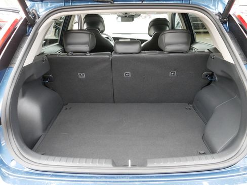 Used 2023 Kia Niro SX Touring image 18